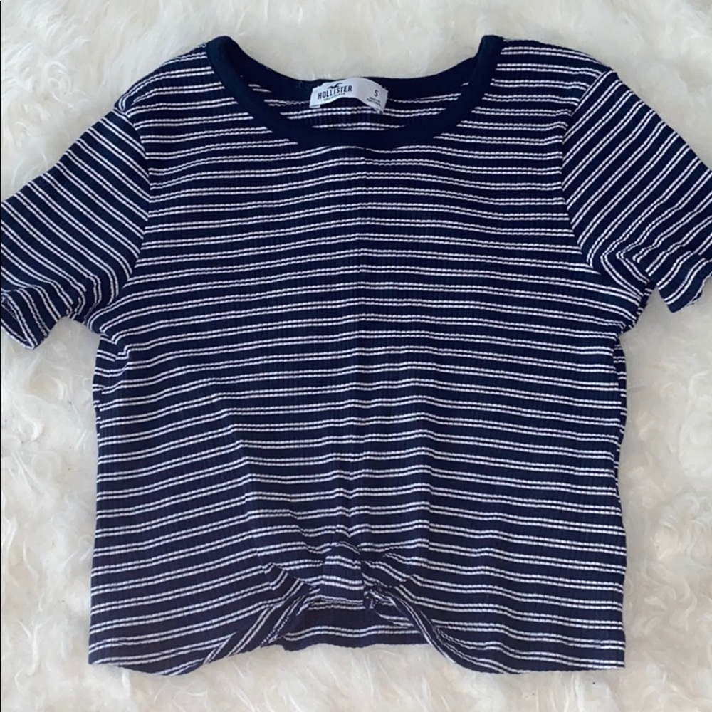 hollister tshirt